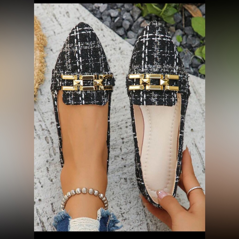 Elegant Black and Gold Women's Loafers Sz 10 NWT